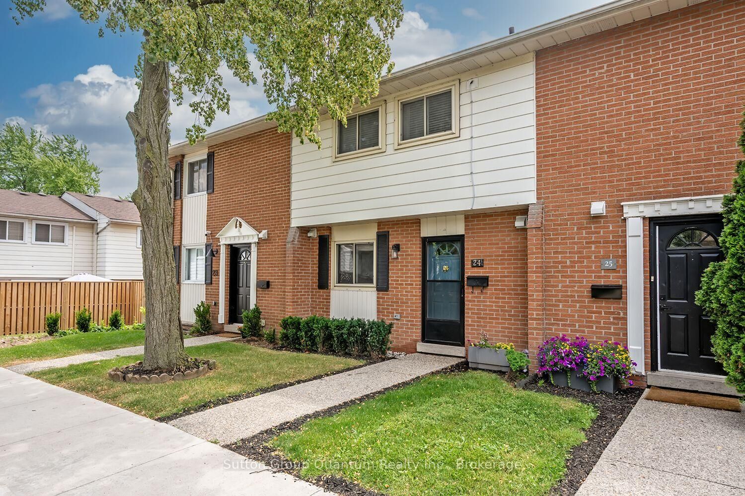Property Photo:  61 Sarah Lane 24  ON L6L 3V2 