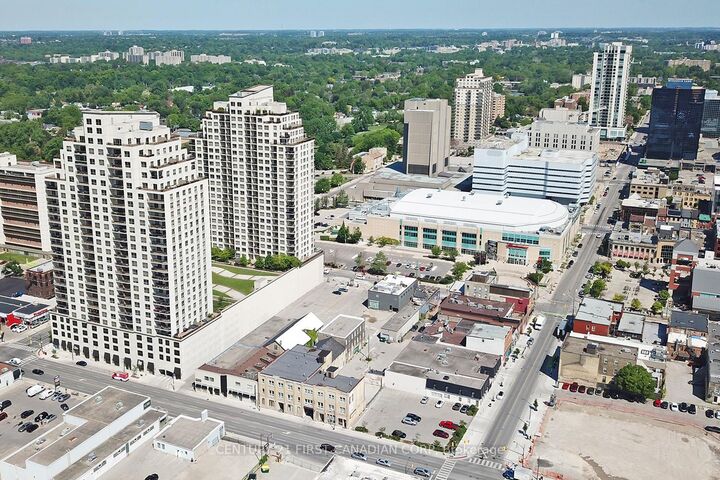 Property Photo: 330 Ridout Street N 2108 ON N6A 0A7