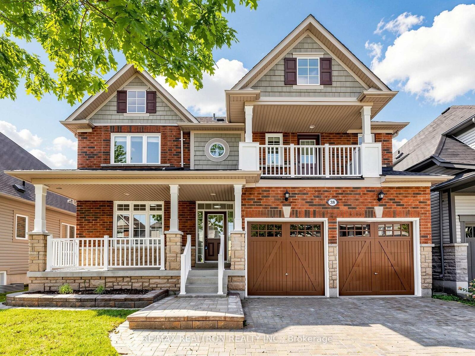 Property Photo: 38 Sisson Lane ON L1B 0A7