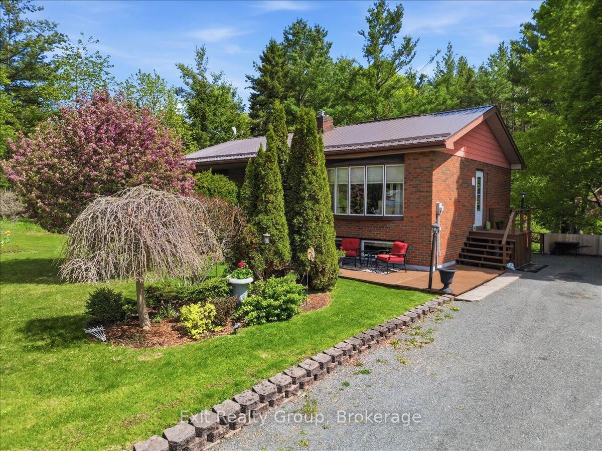 Property Photo:  102836 Highway 7 N/A  ON K0K 2M0 