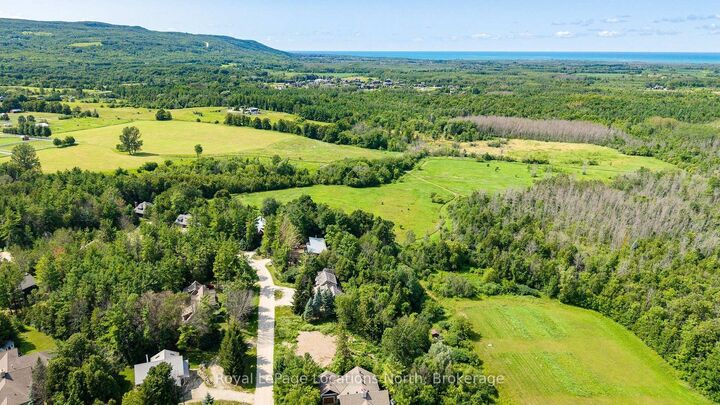 Property Photo:  11 Osler Pines Drive  ON L9Y 3Y9 
