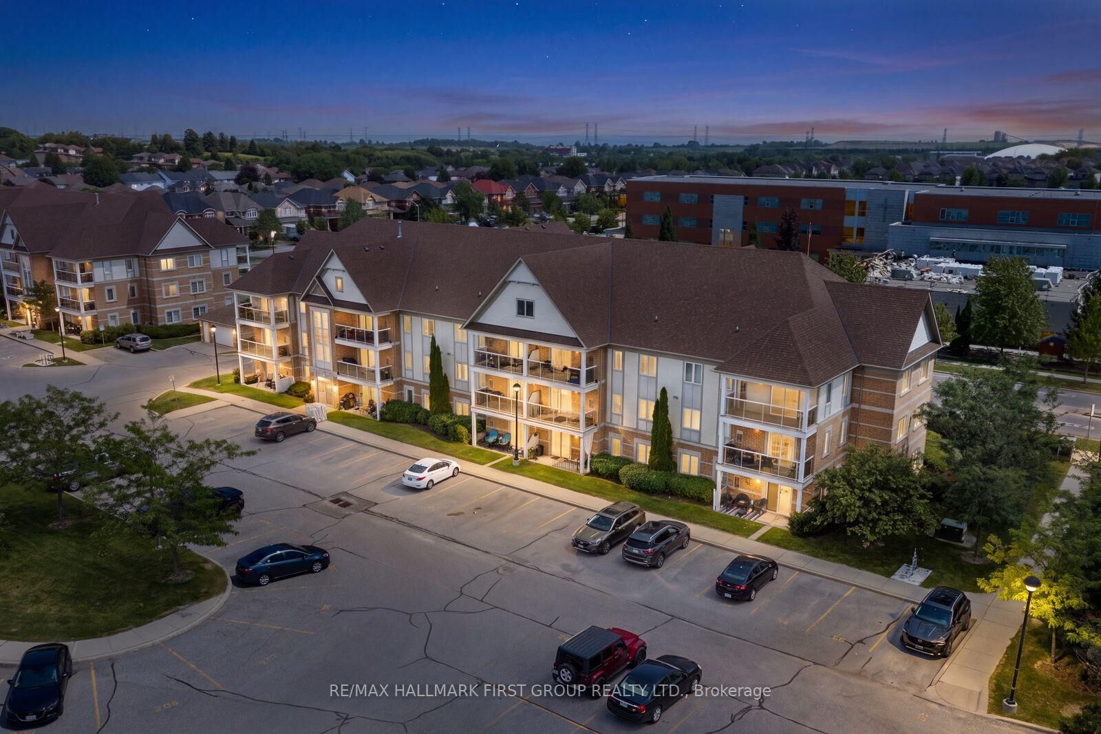 Property Photo:  132 Aspen Springs Drive 202  ON L1C 0H1 