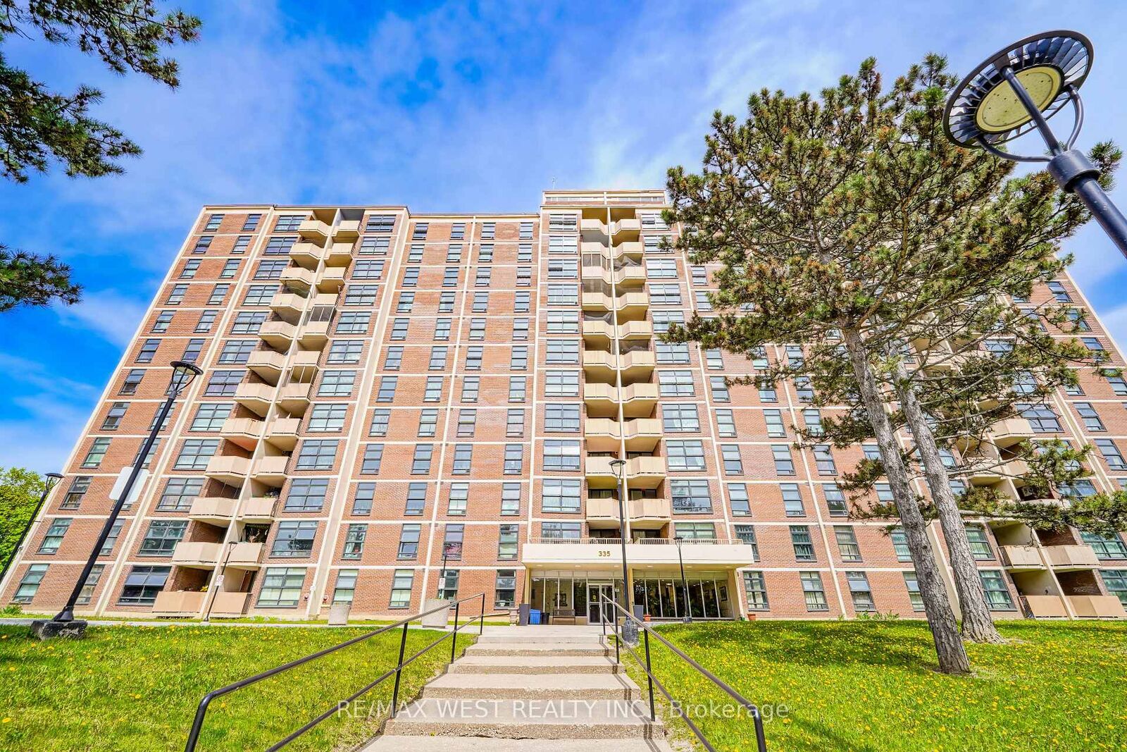 Property Photo:  335 Driftwood Avenue 709  ON M3N 2P3 