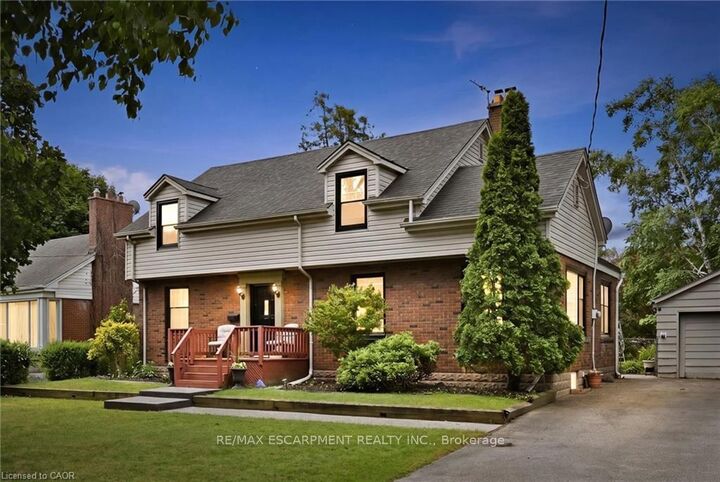 938 Cloverleaf Drive — photo 1