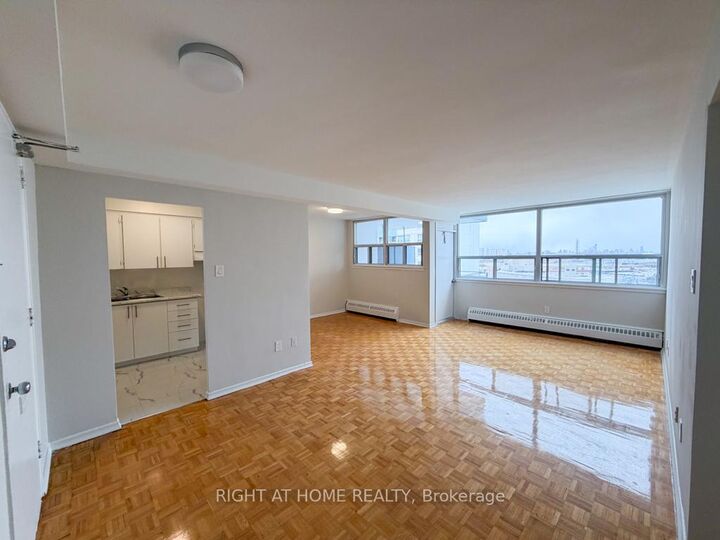 Photo de la propriété:  1440 Lawrence Avenue W 205  ON M6L 1B2 