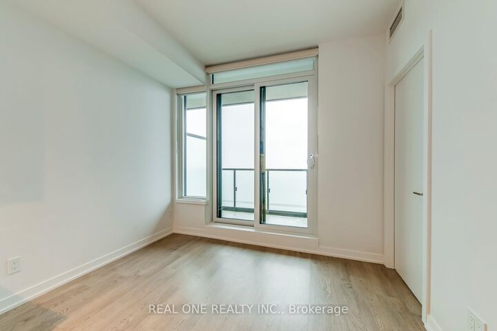 Property Photo:  1926 Lakeshore Boulevard W 1809  ON M5S 0B1 