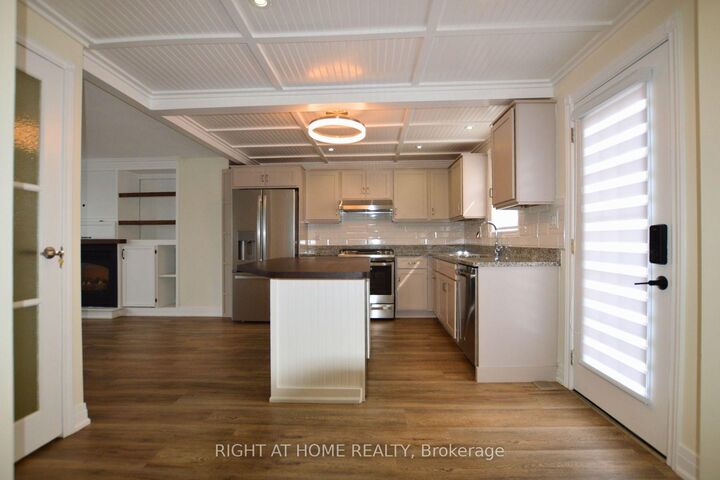 Property Photo:  62 Charles Street  ON L9T 2G7 