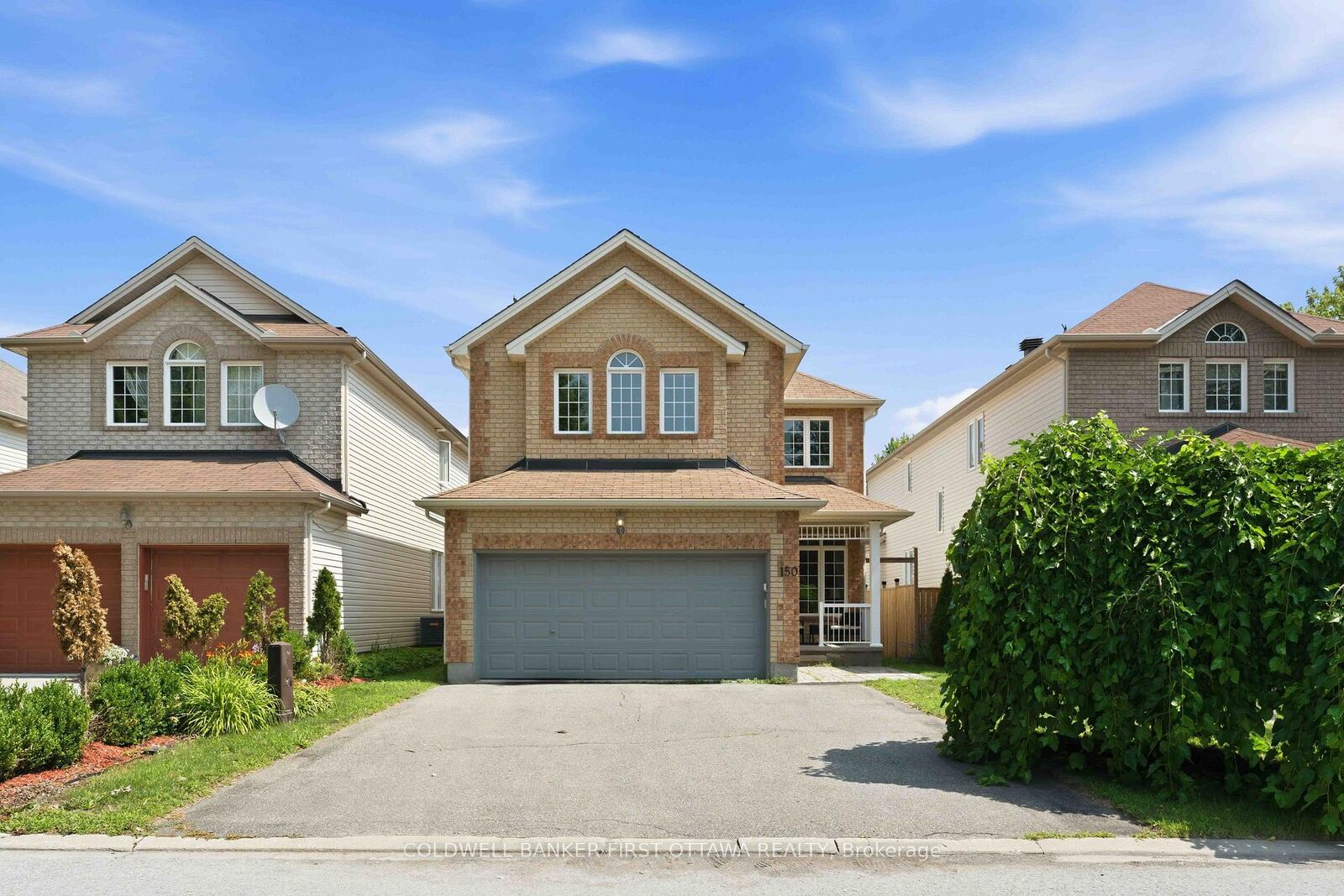 Property Photo: 150 Strathcarron Crescent ON K2K 0C8