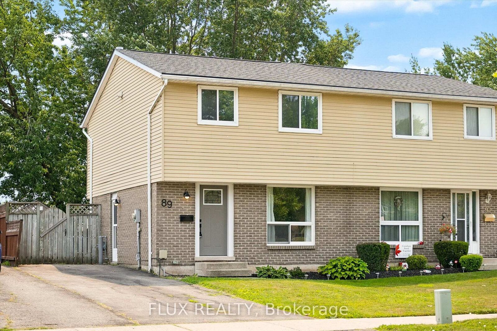 Property Photo: 89 Maple Avenue ON N5A 7G8
