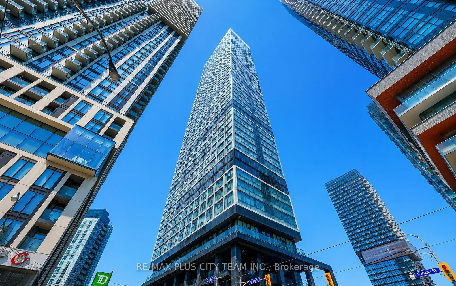 Property Photo:  181 Dundas Street E 1901  ON M5A 0N5 