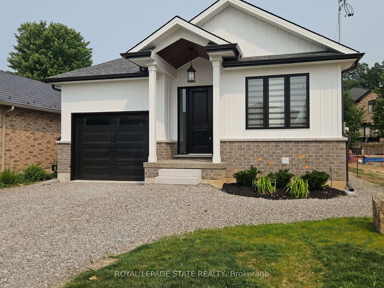 Property Photo:  115 Chesley Street Lower  ON L9C 3V9 
