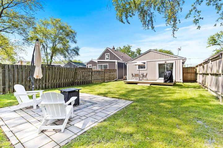 Property Photo: 38 Alexandra Boulevard ON L2P 1J9