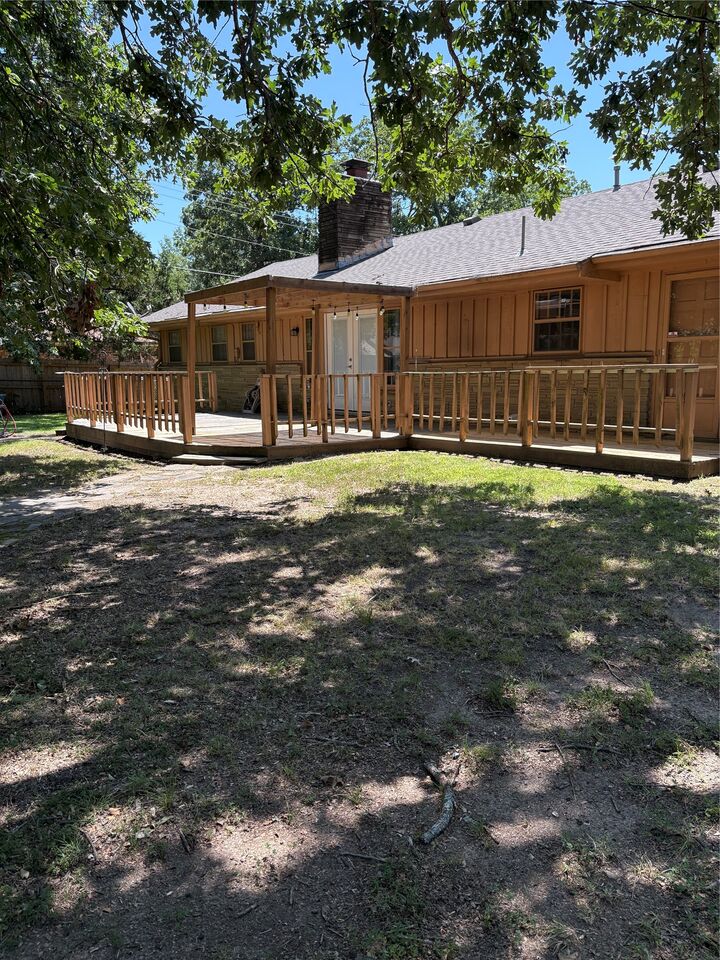 Property Photo: 717 E Seneca Street E OK 74464