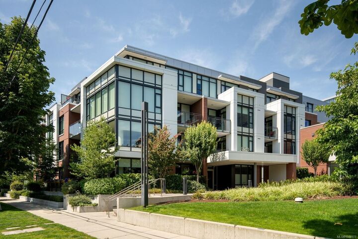 Property Photo: 530 Michigan St #309 BC V8V 0G2