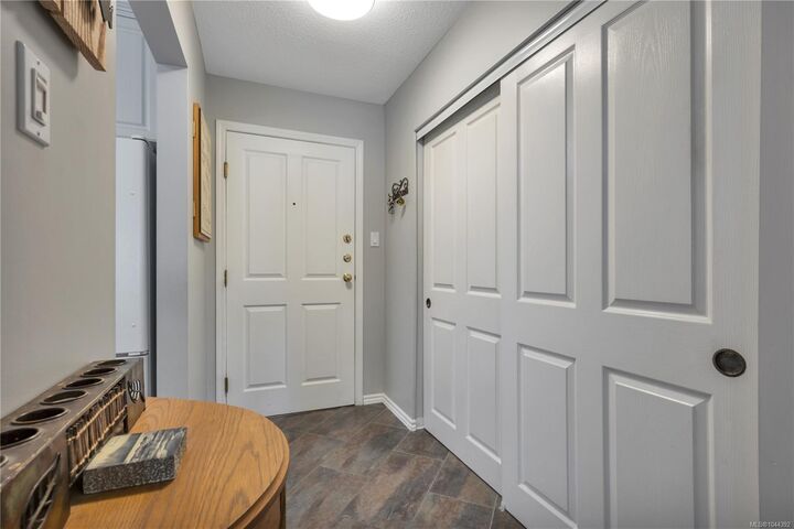 Property Photo: 770 Poplar St #204 BC V9S 2H6