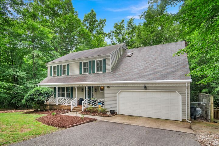 Property Photo: 2800 Starling Drive VA 23185