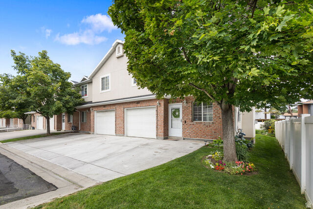 Property Photo: 435 E Park Oak Pl UT 84107