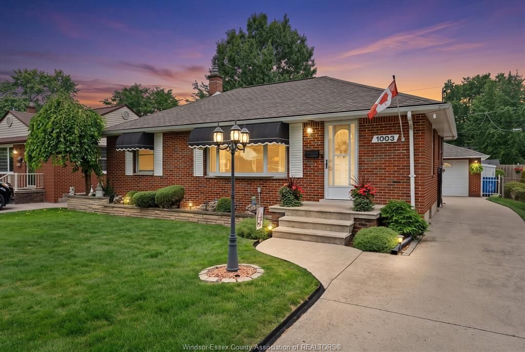 Property Photo: 1003 Isabelle Place ON N8S 2B3