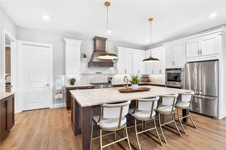 Property Photo:  2025 Froman Dr  PA 15005 