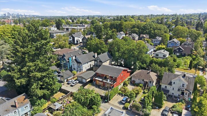 Property Photo: 53 W 12th Avenue BC V5Y 1T4