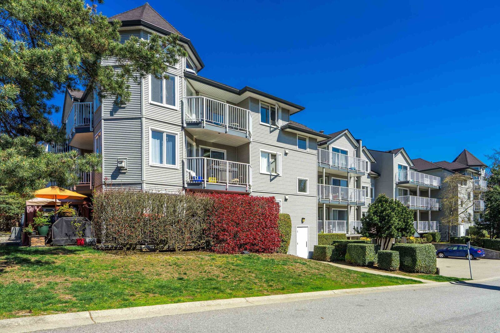 Property Photo:  33669 2nd Avenue 203  BC V2V 6Z4 