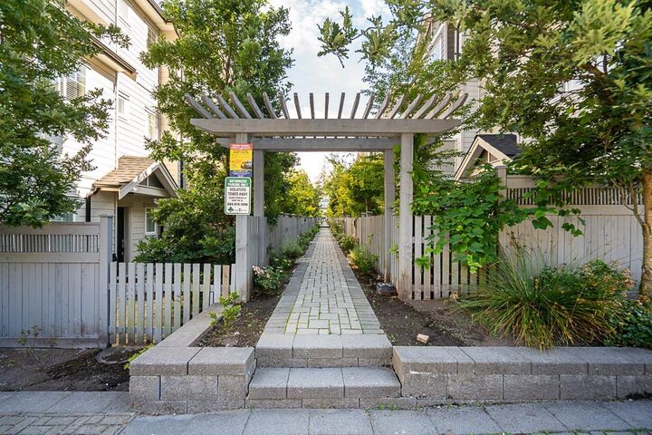 Property Photo: 13898 64 Avenue 27 BC V3W 1L6