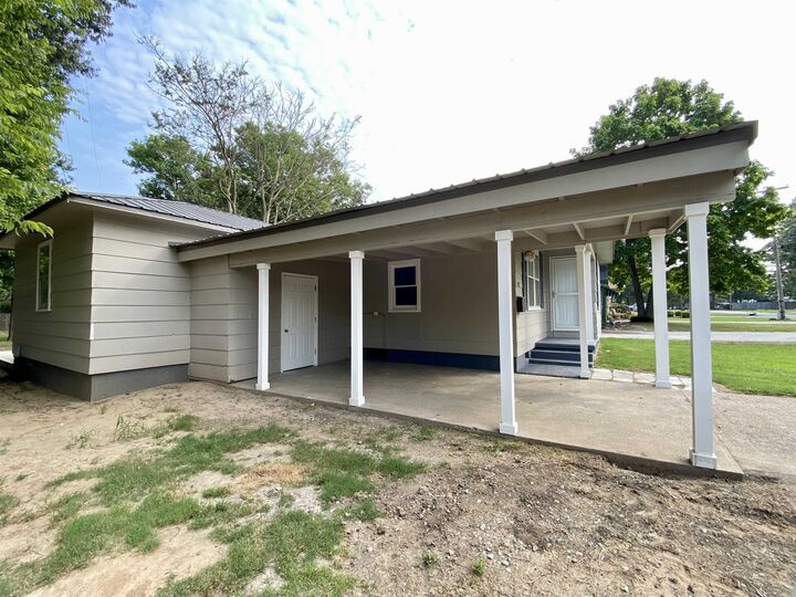 Property Photo: 712 SE Second AR 72476