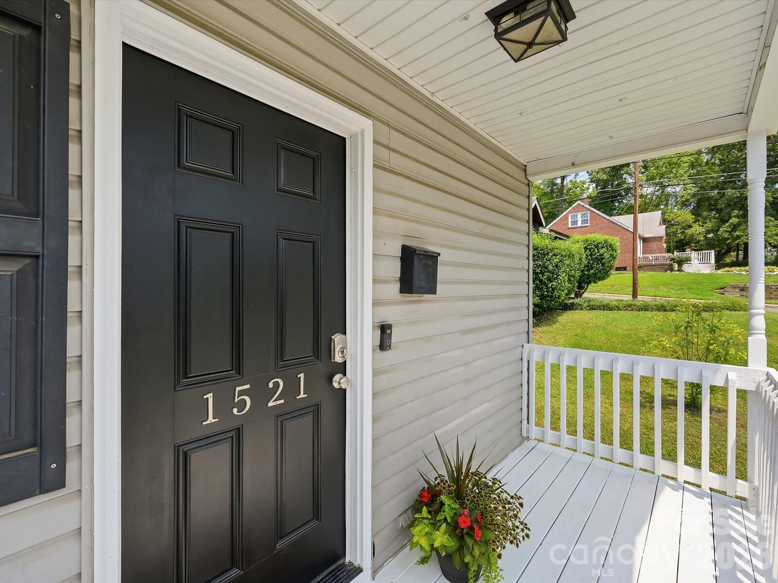 Property Photo:  1521 Sumter Avenue  NC 28208 