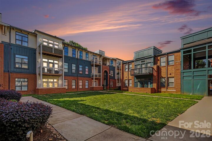 Property Photo: 450 New Bern Station Court 8-308 NC 28209