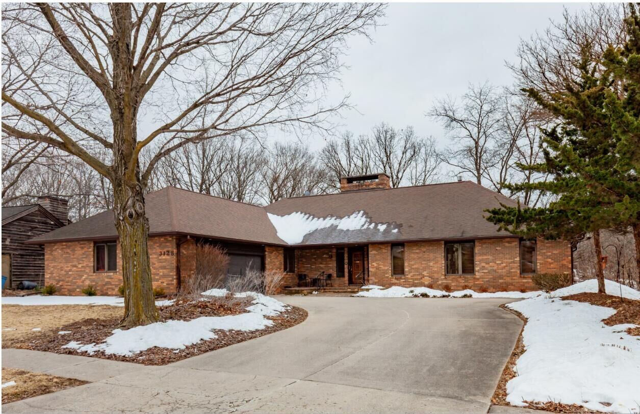 Property Photo:  3128 Kingman Road  IA 50014 