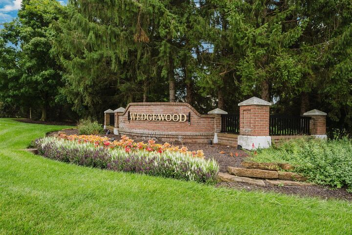 Property Photo: 4343 Tavistock Circle OH 43065
