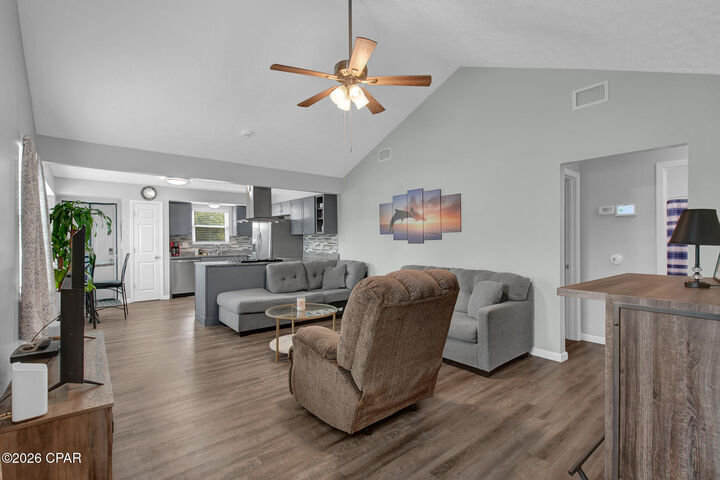 Property Photo: 2512 E 37th Street FL 32405
