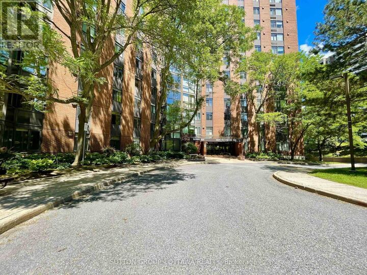 2871 Richmond Road 810 — photo 1