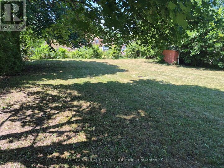 Property Photo:  931 Willow Drive  ON N6E 1P2 