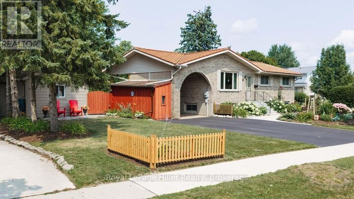 Property Photo: 58 Kemp Crescent ON N5A 5C3