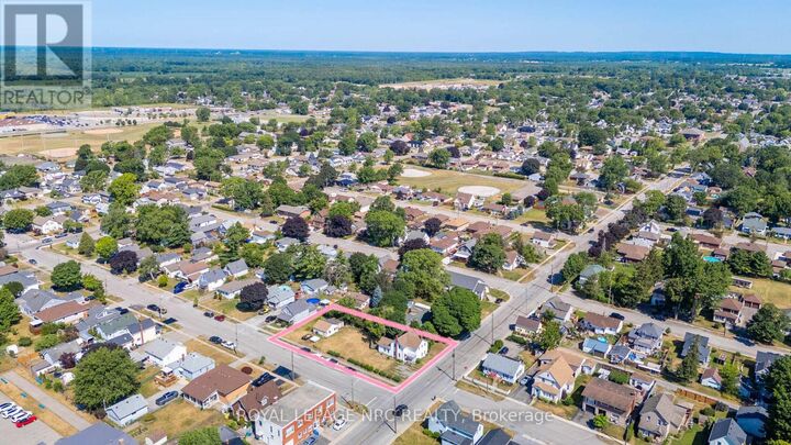 Property Photo: 592 Fielden Avenue ON L3K 4V4