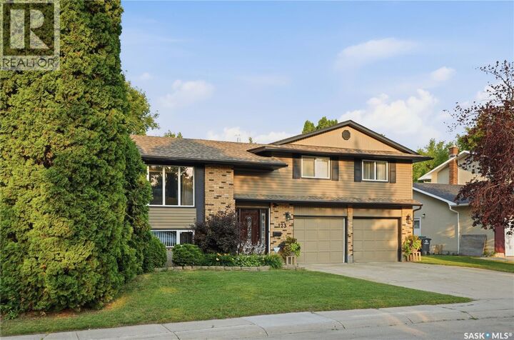 Property Photo: 123 Trent Crescent SK S7H 4V1