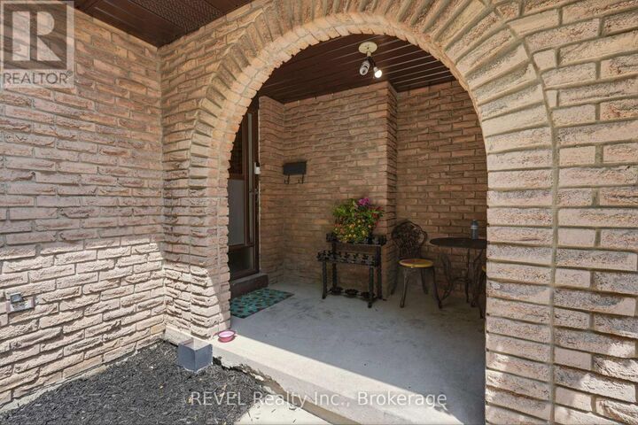 Property Photo: 96 Wellbrook Boulevard ON L3C 5T4