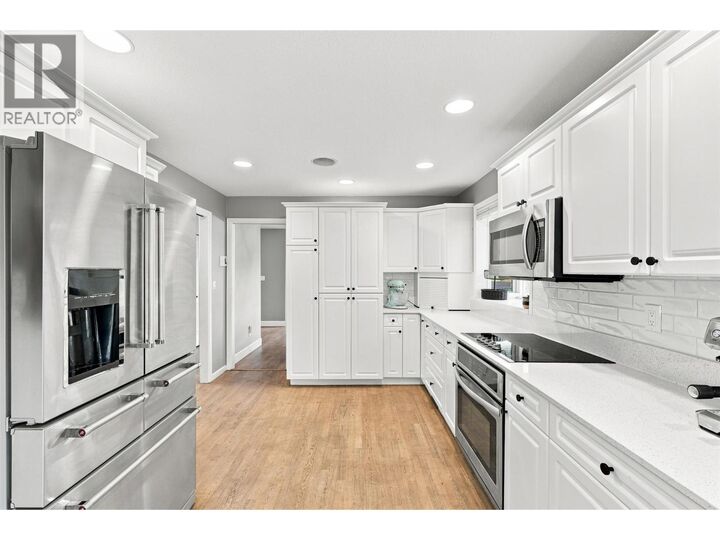 Property Photo:  364 Collingwood Drive  BC V2B 6B3 