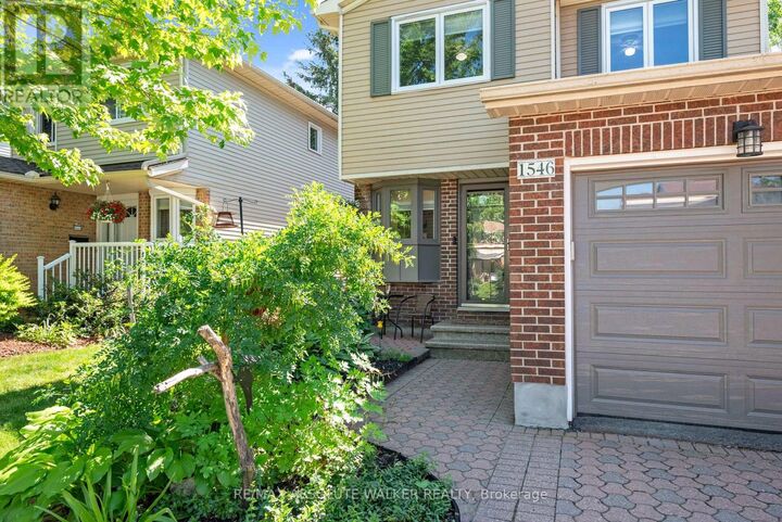 Property Photo: 1546 Meadowfield Place ON K1C 5V9