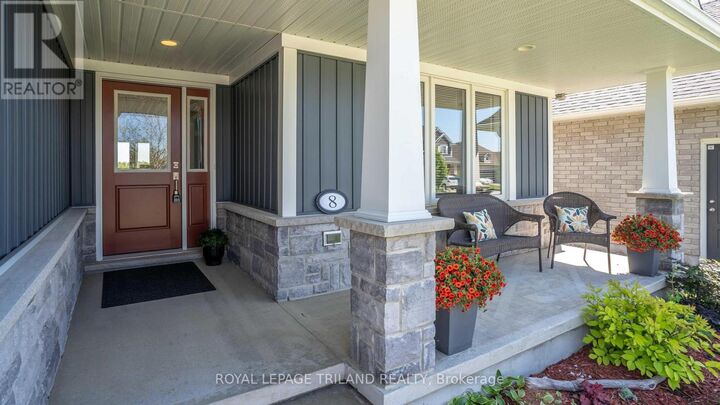 Property Photo: 8 Melrose Court ON N5R 0J4