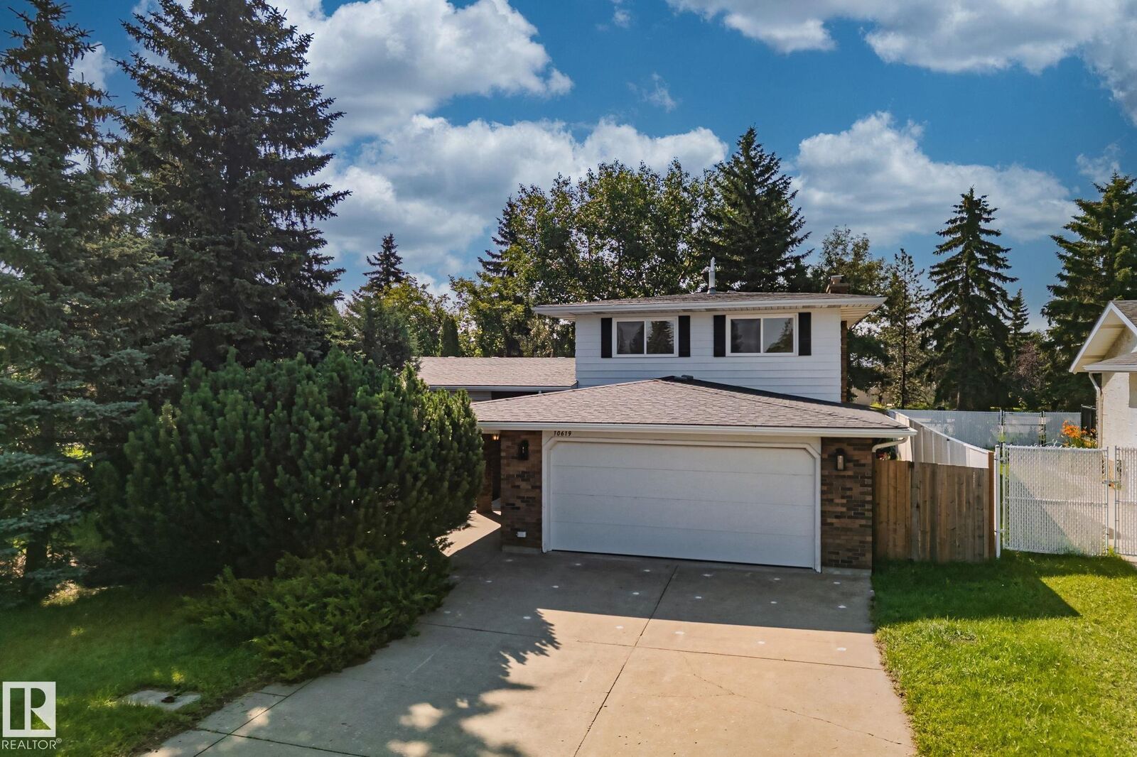 Property Photo: 10619 35 Avenue NW AB T6J 2V8