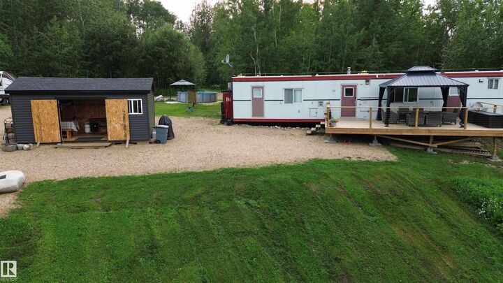 Property Photo: 243071 Twp Rd 664 AB T9S 1R8