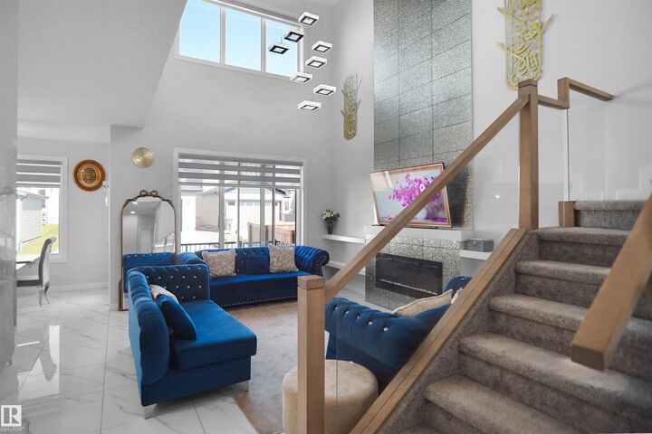 4003 39 Street — photo 1