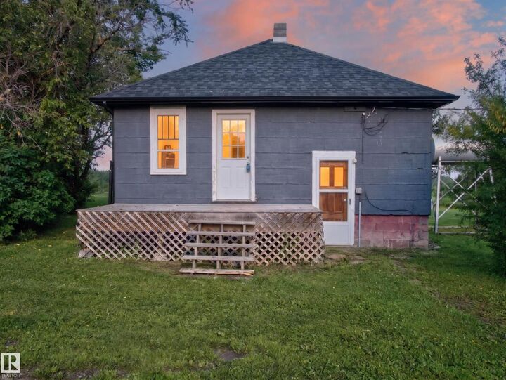 Property Photo:  52020 RR 205  AB T8G 1G3 