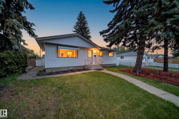 5204 97A Avenue NW — photo 1