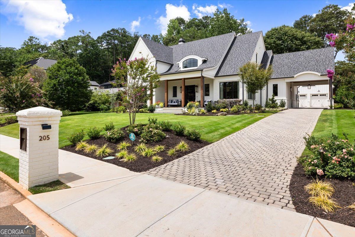 Property Photo:  205 Thomas Circle  GA 30075 