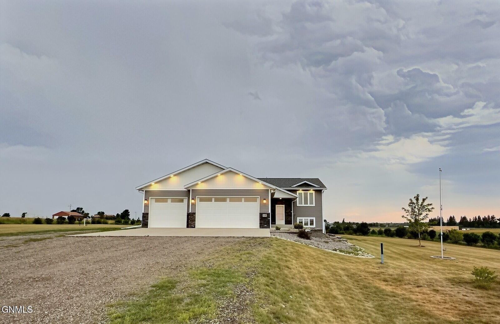 Property Photo:  512 Apple Ridge Road  ND 58558 