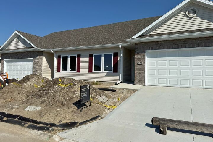 Property Photo:  726 SE Ponds Edge Lane  IA 50021 
