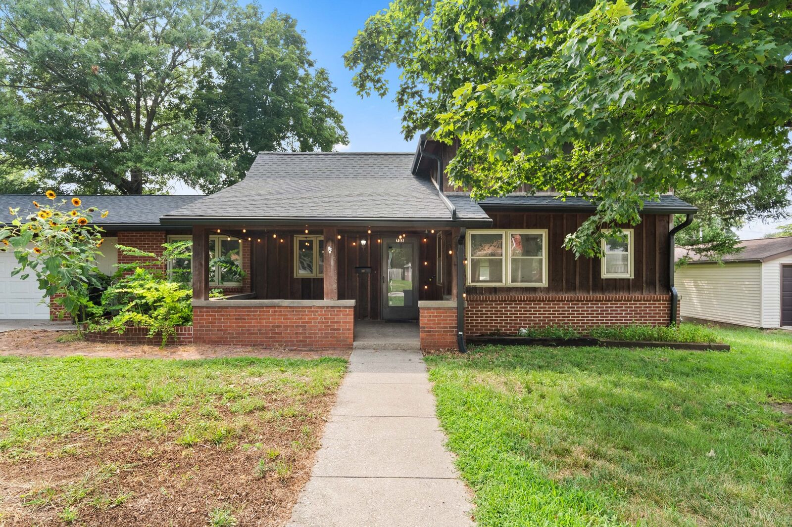 Property Photo: 703 Grove Street IA 50220